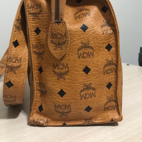 MCM Shopper Tote🌹 - Picture 8 of 13